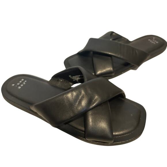 A New Day Size 8.5 Daisy Cross Slide Puff Sandals Black Summer Vacation Comfy - Picture 1 of 8